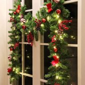 Ghirlanda de Craciun, Flippy, din Brad Artificial cu Decoratiuni, cu Baterii, 50 LED-uri, 270 cm, Verde
